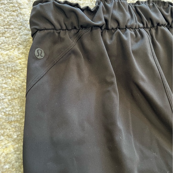 Lululemon Keep Moving Jogger Pants Women's Size 6 Black Luxtreme Stretch - Picture 7 of 9